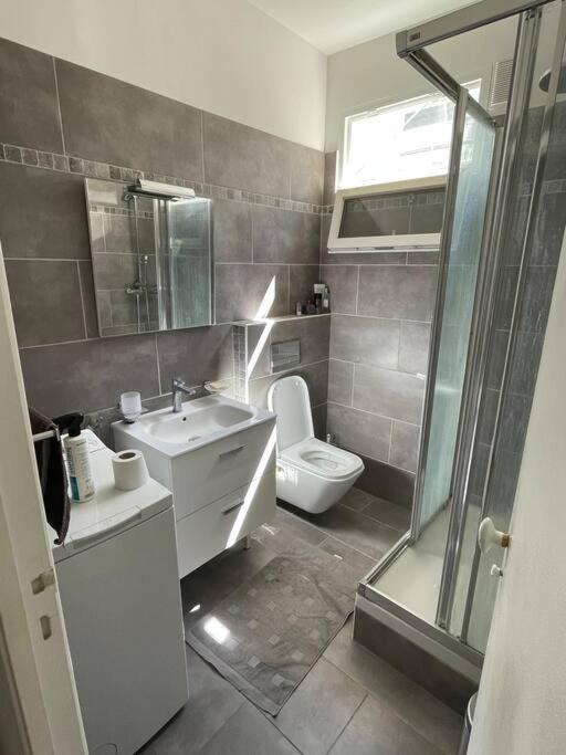 Paris 8Th, Bright, Very Good Location Apartment Exterior photo